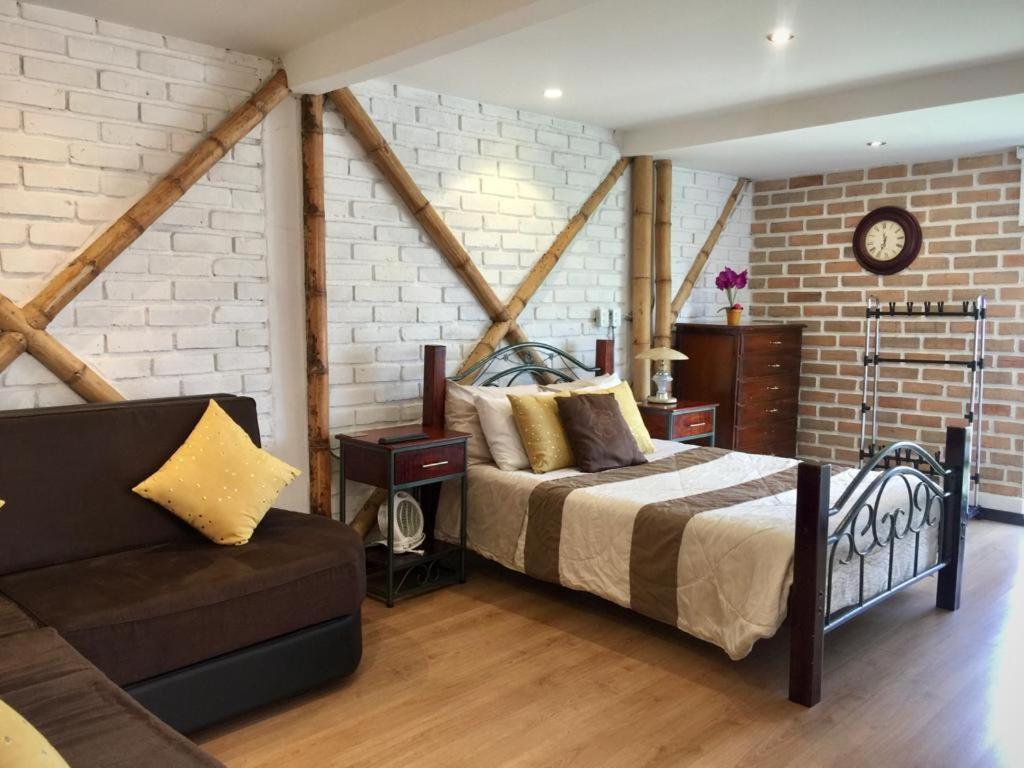 "Bambu Sierra" Cozzy Ecological Lofts Apartment Cuenca Bagian luar foto